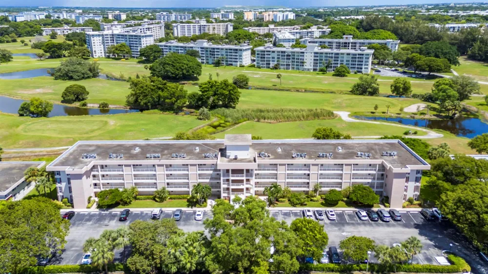 2651 S PALM AIRE DRIVE #410 Pompano Beach, FL 33069