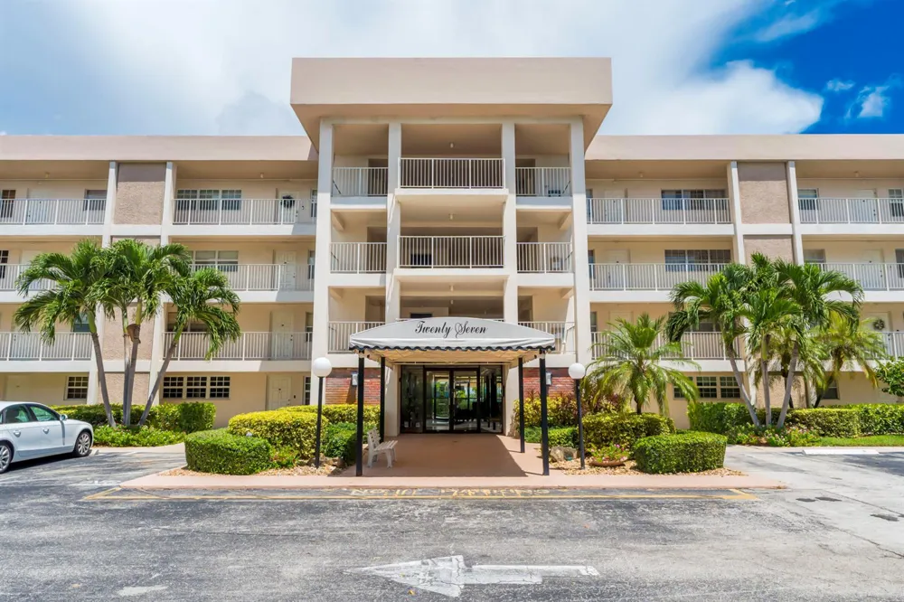 2651 S PALM AIRE DRIVE #410 Pompano Beach, FL 33069