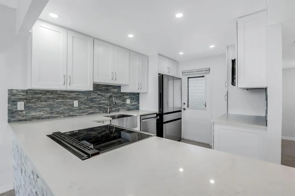 2651 S PALM AIRE DRIVE #410 Pompano Beach, FL 33069