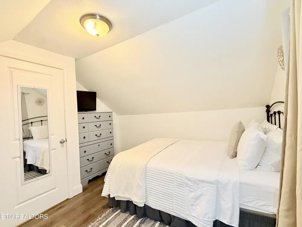 305 Jackson St Sevierville, TN 37862