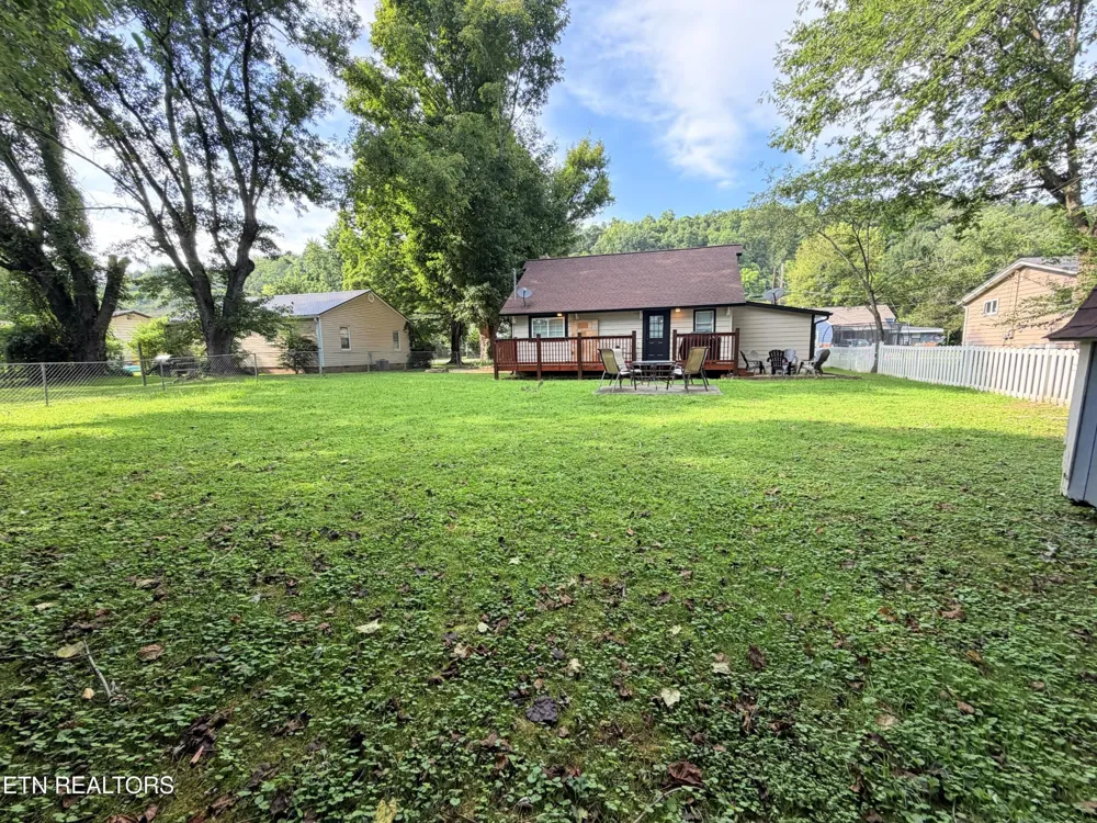 305 Jackson St Sevierville, TN 37862