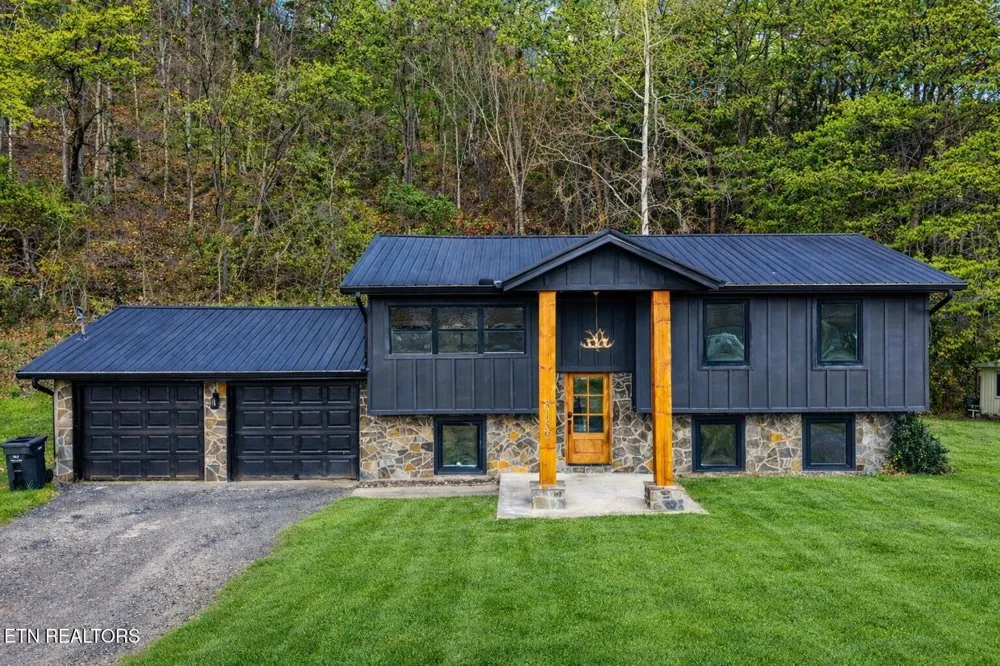 3139 Easy St Pigeon Forge, TN 37862
