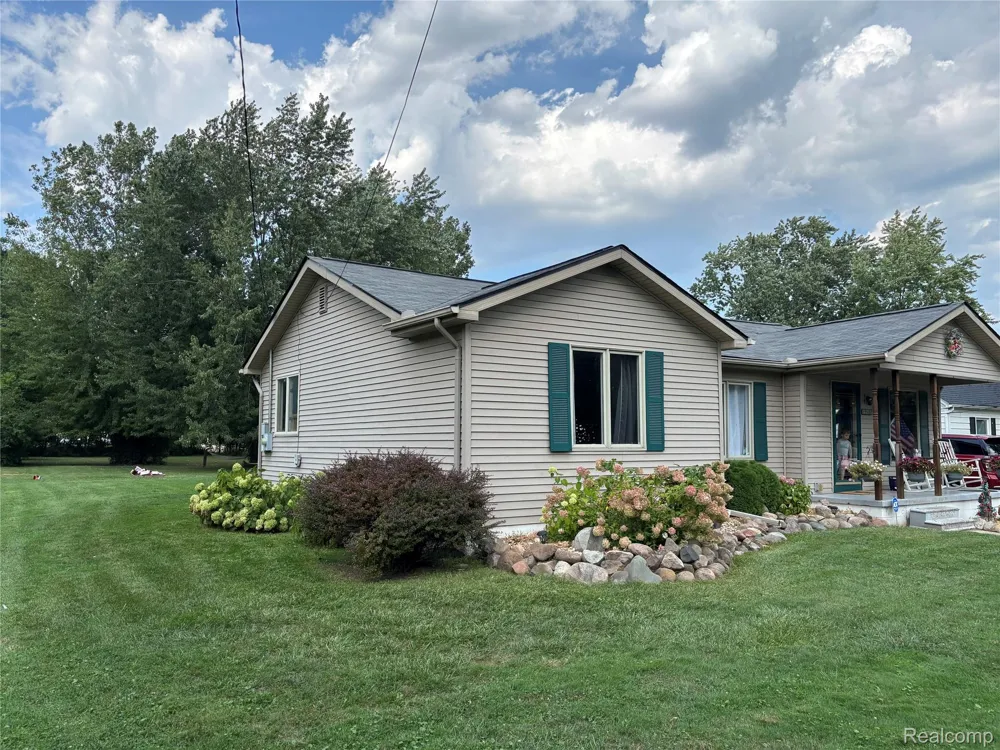 21601 Holly Street Clinton Charter Township, MI 48035