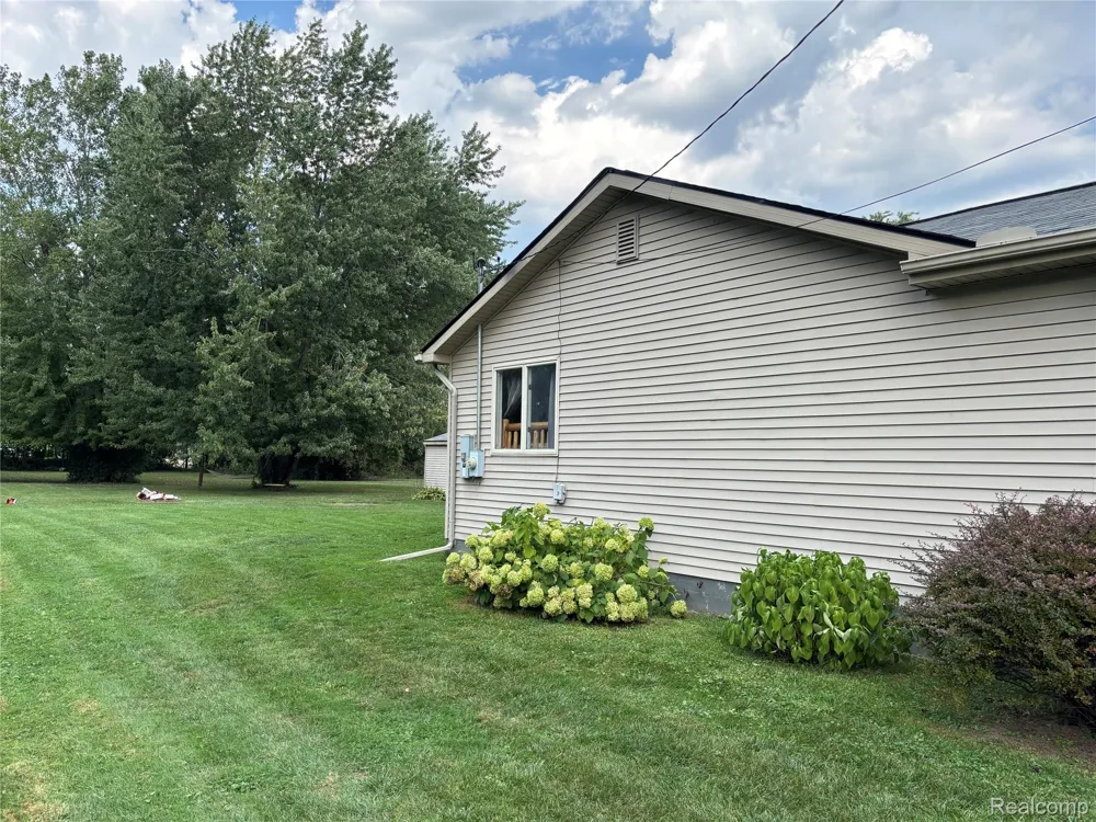 21601 Holly Street Clinton Charter Township, MI 48035