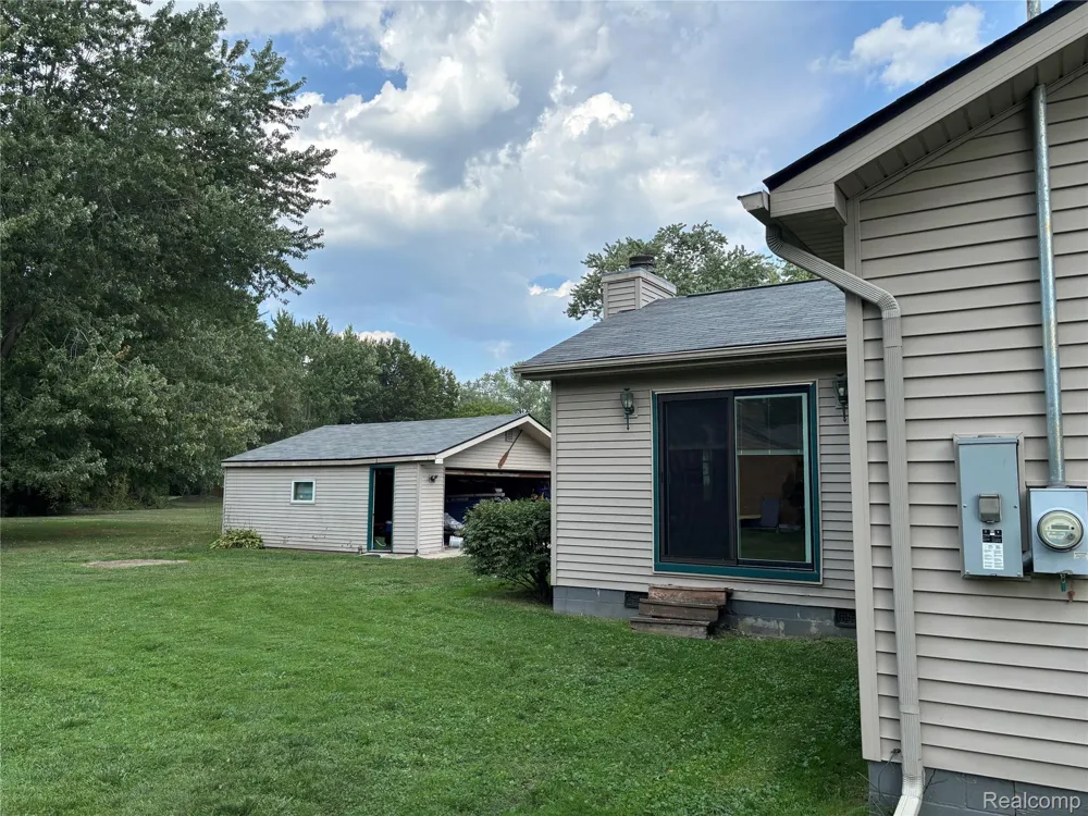 21601 Holly Street Clinton Charter Township, MI 48035