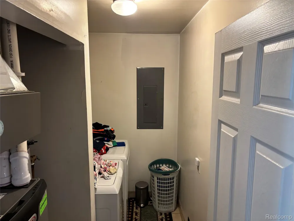 21601 Holly Street Clinton Charter Township, MI 48035