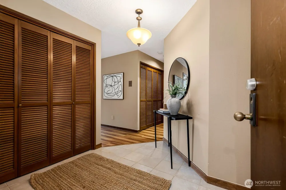 1070 5th Avenue S #207 Edmonds, WA 98020