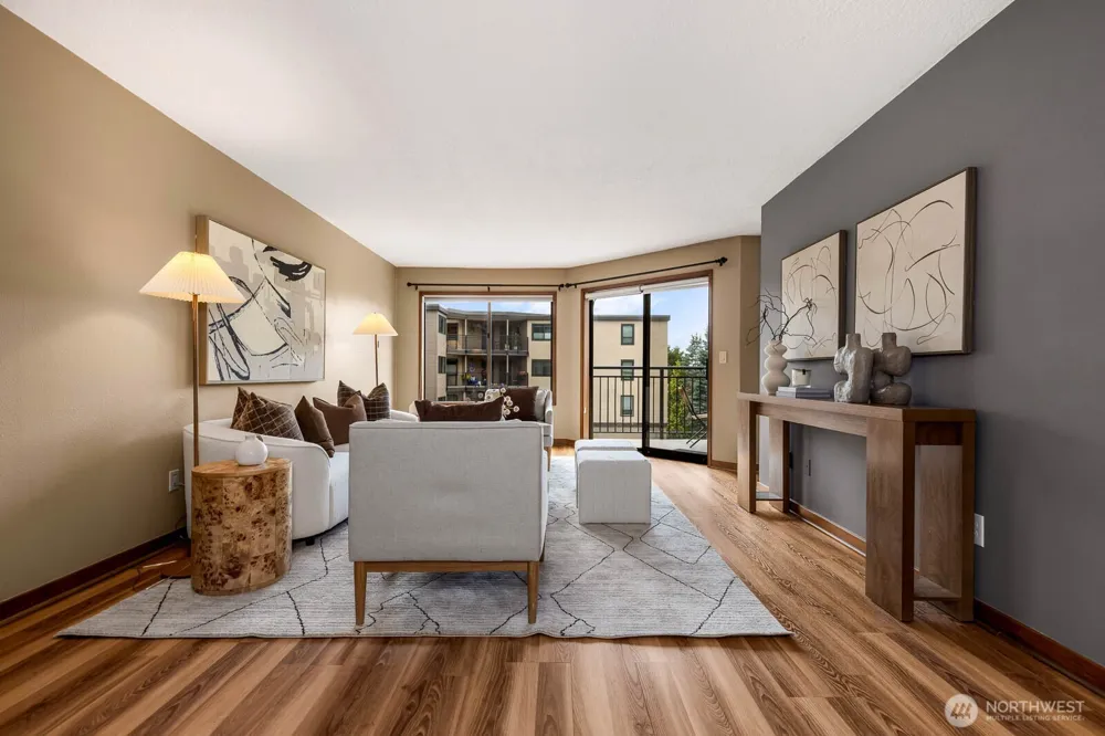 1070 5th Avenue S #207 Edmonds, WA 98020