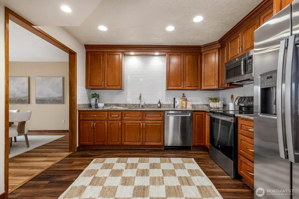 1070 5th Avenue S #207 Edmonds, WA 98020