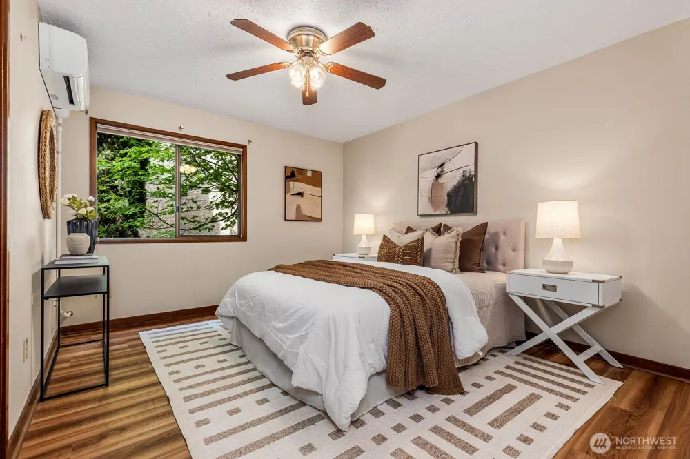 1070 5th Avenue S #207 Edmonds, WA 98020
