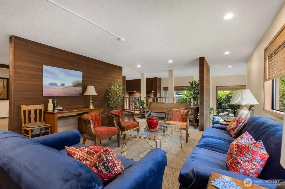 1070 5th Avenue S #207 Edmonds, WA 98020