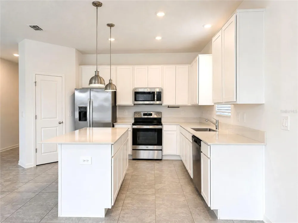 348 HEROIC ROAD Davenport, FL 33837