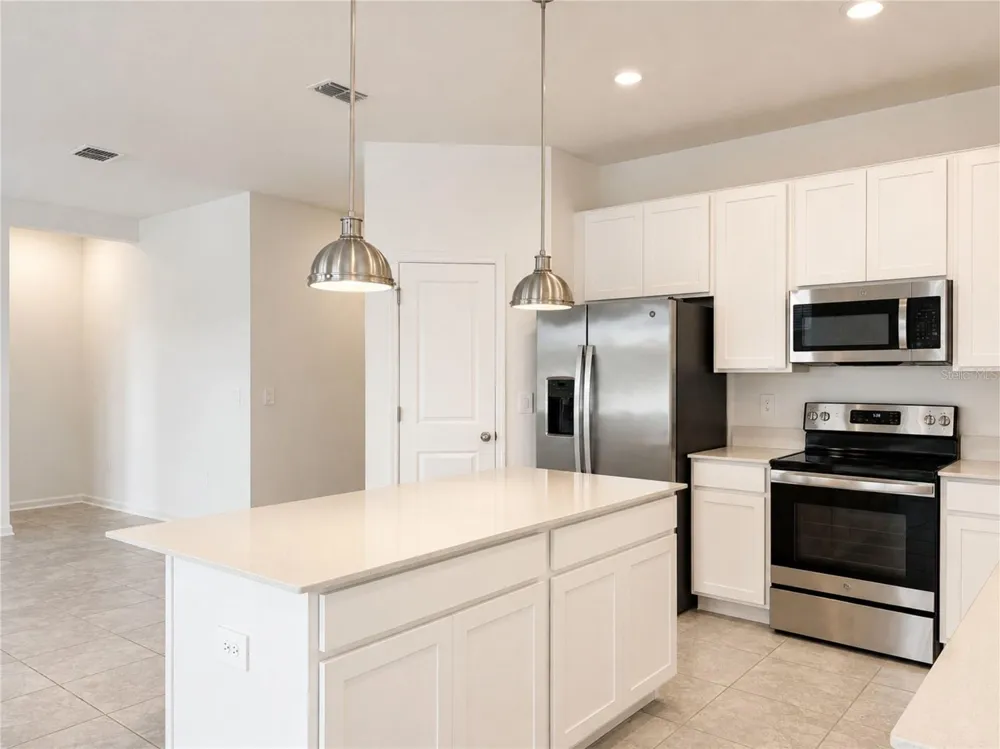 348 HEROIC ROAD Davenport, FL 33837