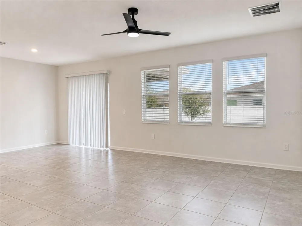 348 HEROIC ROAD Davenport, FL 33837