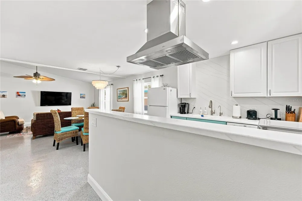 2060 6TH STREET Sarasota, FL 34237