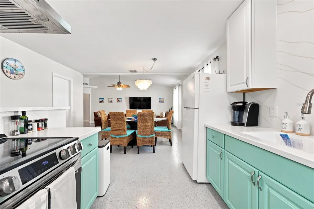2060 6TH STREET Sarasota, FL 34237