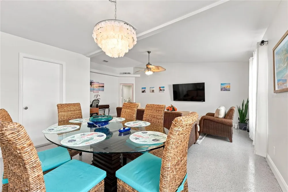 2060 6TH STREET Sarasota, FL 34237