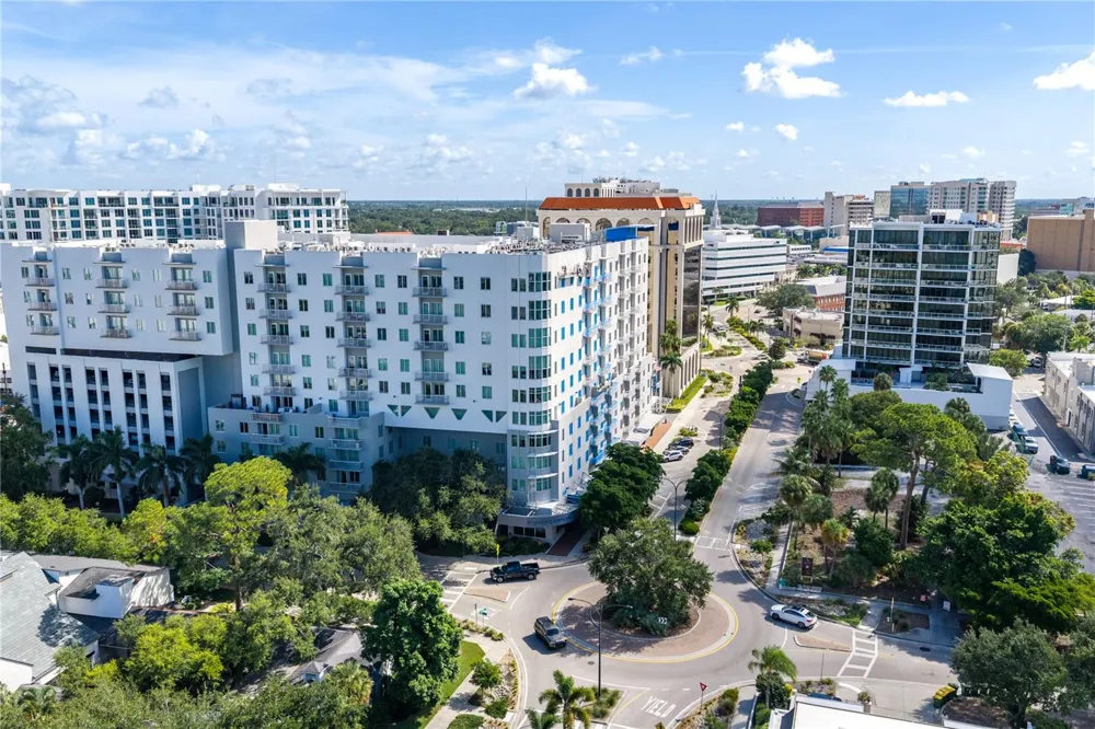2060 6TH STREET Sarasota, FL 34237