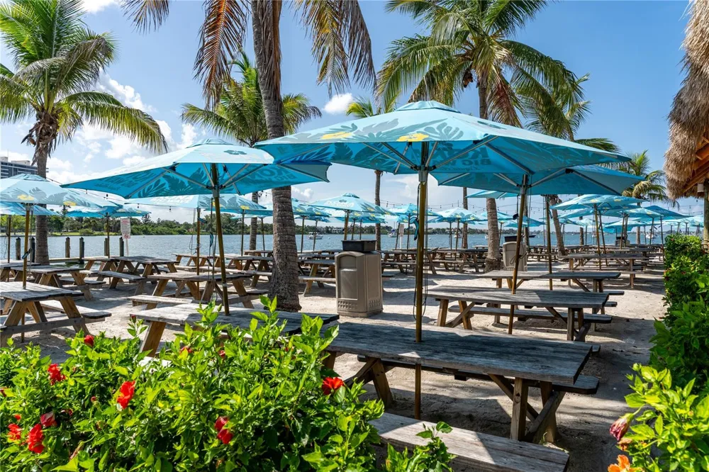 2060 6TH STREET Sarasota, FL 34237