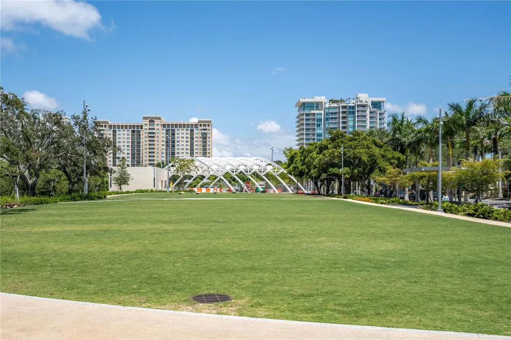 2060 6TH STREET Sarasota, FL 34237