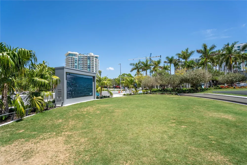2060 6TH STREET Sarasota, FL 34237