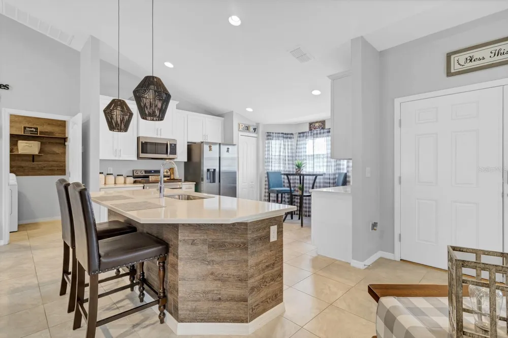 1083 SNIVELY CIRCLE Lake Hamilton, FL 33851
