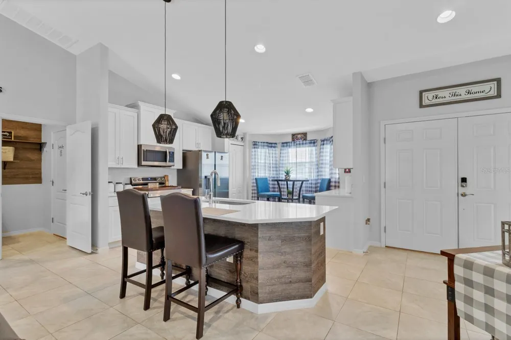 1083 SNIVELY CIRCLE Lake Hamilton, FL 33851