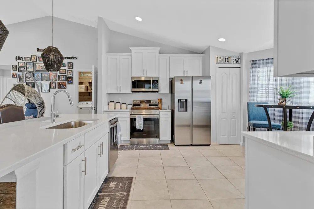 1083 SNIVELY CIRCLE Lake Hamilton, FL 33851