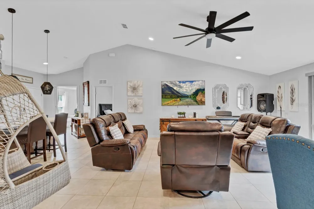 1083 SNIVELY CIRCLE Lake Hamilton, FL 33851
