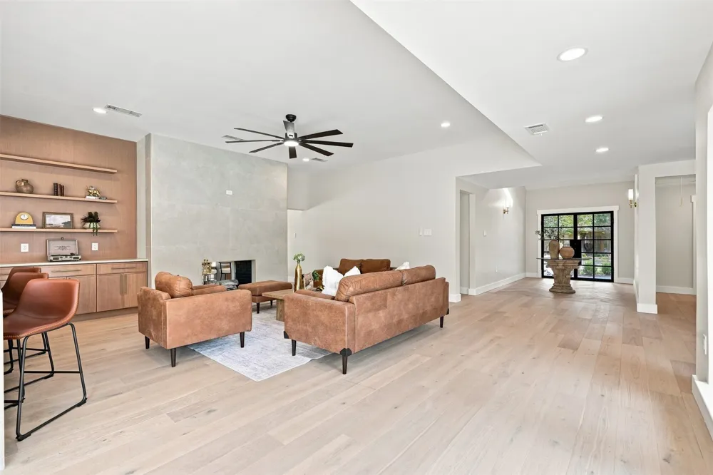 16239 Shadybank Drive Dallas, TX 75248