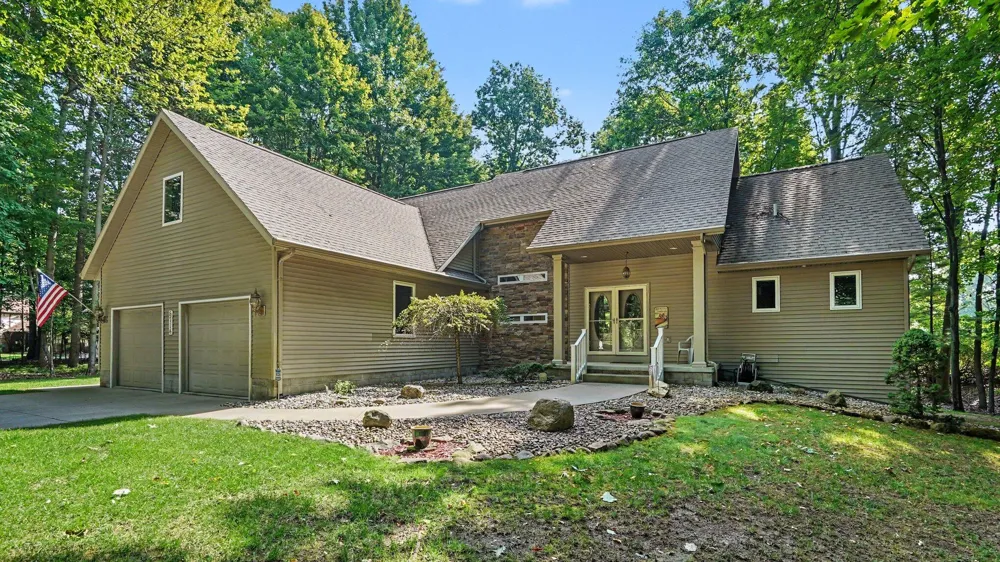 6714 Beechnut Court #204 Stanwood, MI 49346