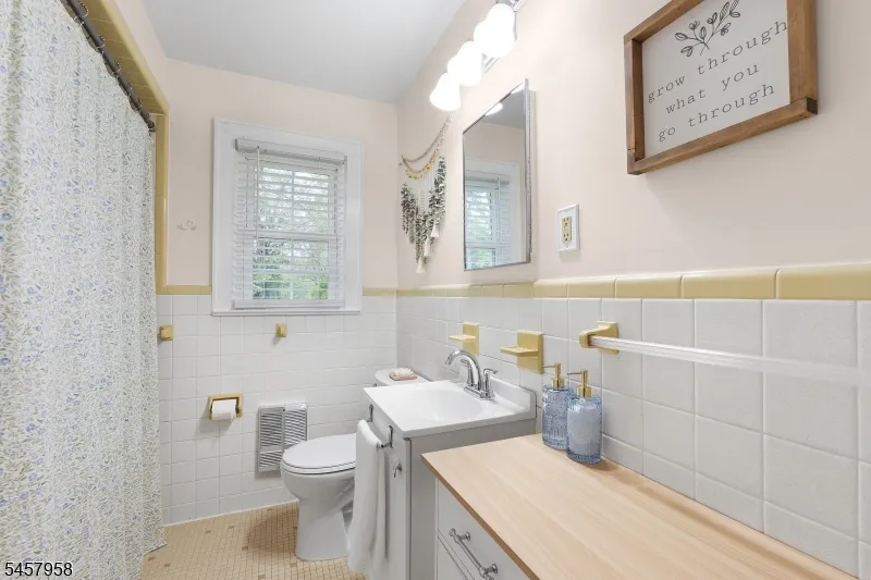 769 Chimney Rock Rd Bridgewater, NJ 08836