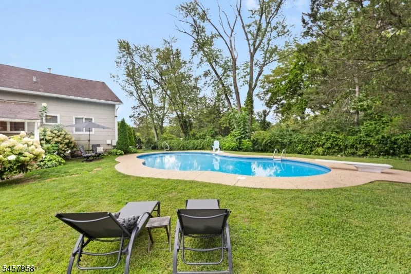 769 Chimney Rock Rd Bridgewater, NJ 08836
