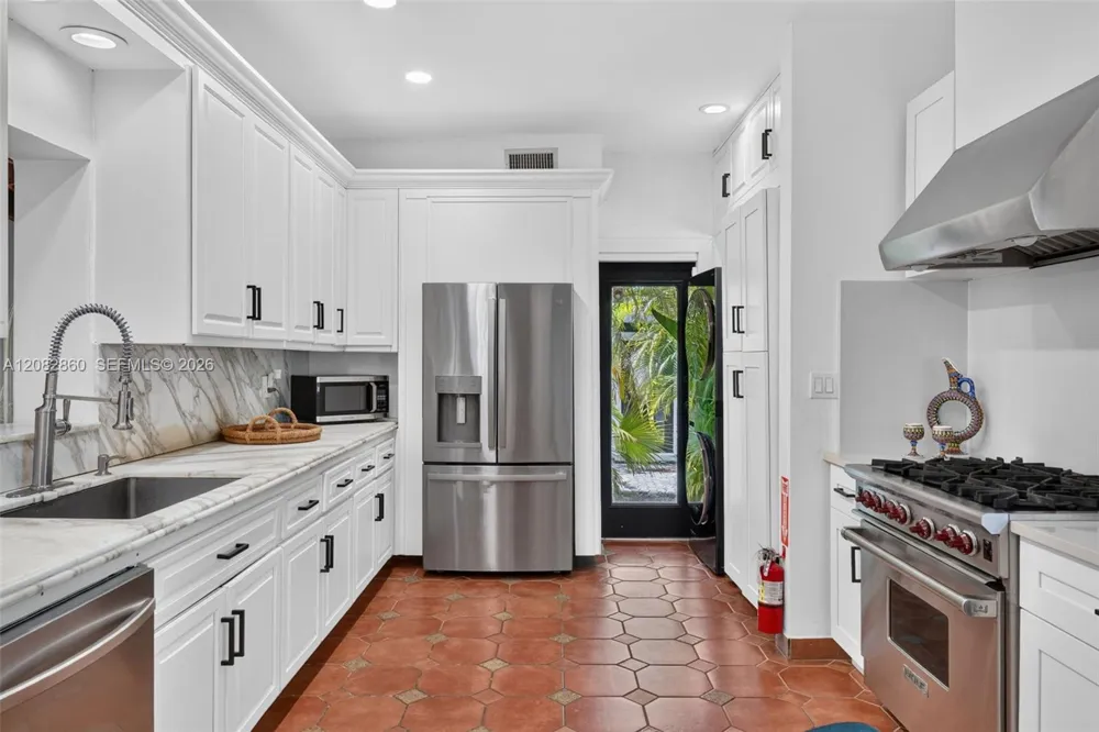 1028 NE 84th St Miami, FL 33138