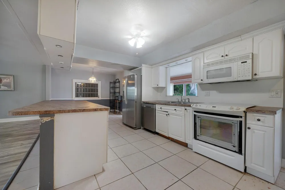6311 NW 72nd Avenue Tamarac, FL 33321