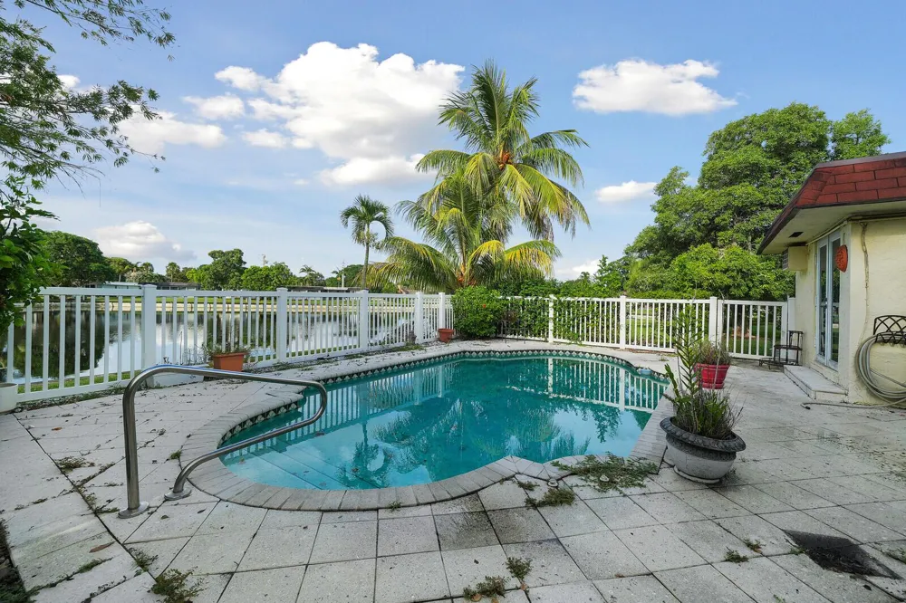 6311 NW 72nd Avenue Tamarac, FL 33321
