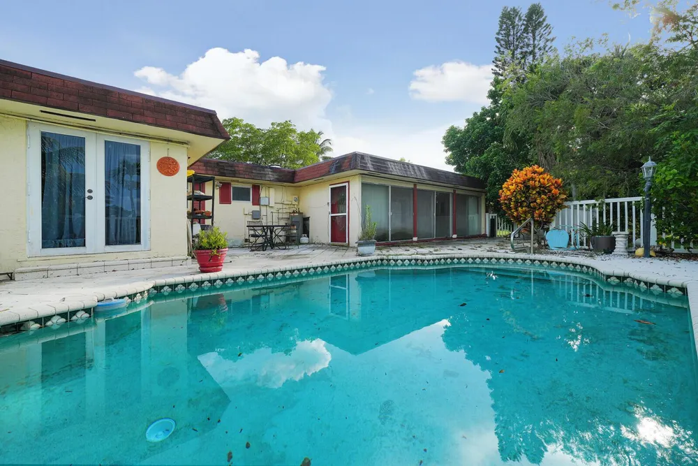 6311 NW 72nd Avenue Tamarac, FL 33321