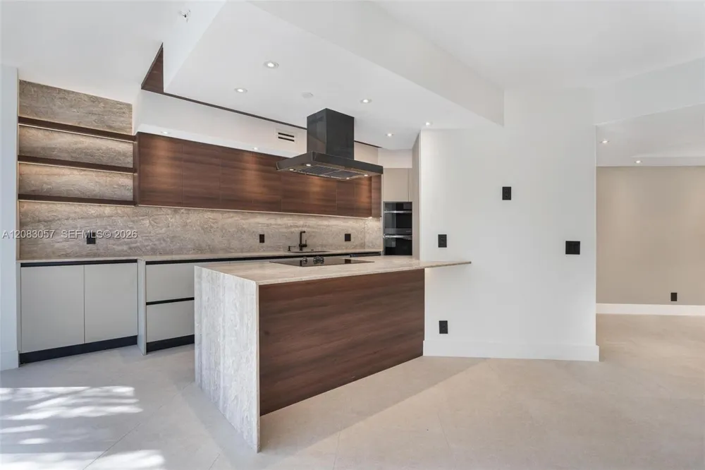 3610 Yacht Club Dr #213 Aventura, FL 33180