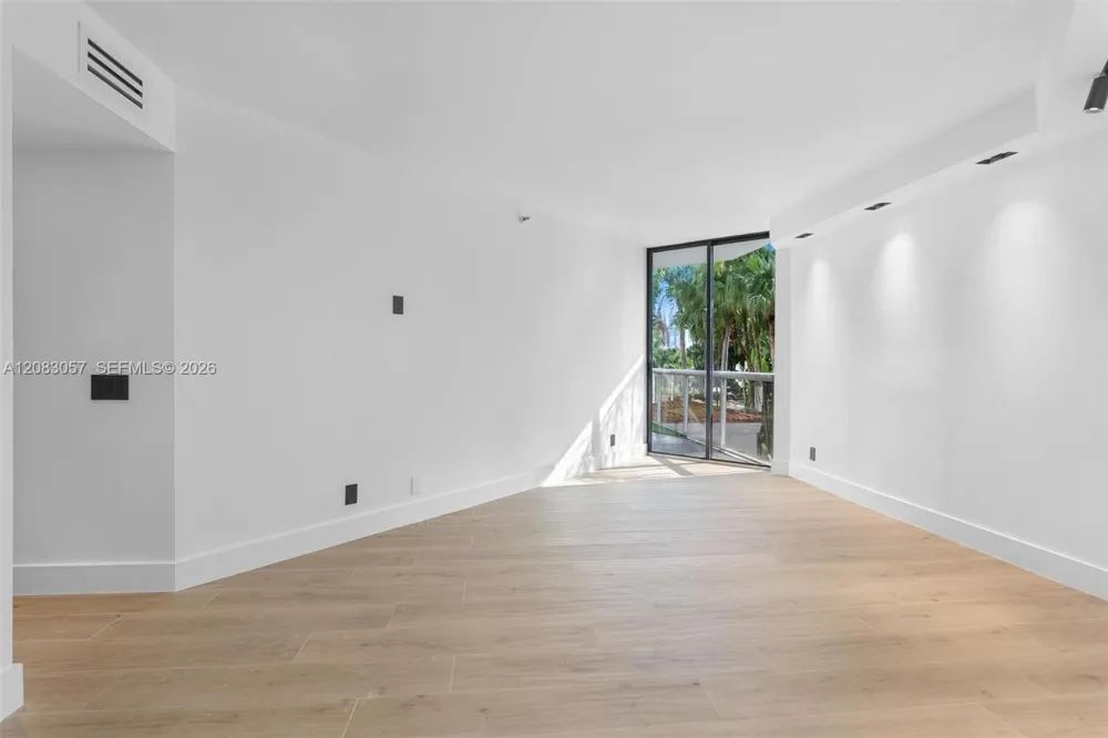 3610 Yacht Club Dr #213 Aventura, FL 33180