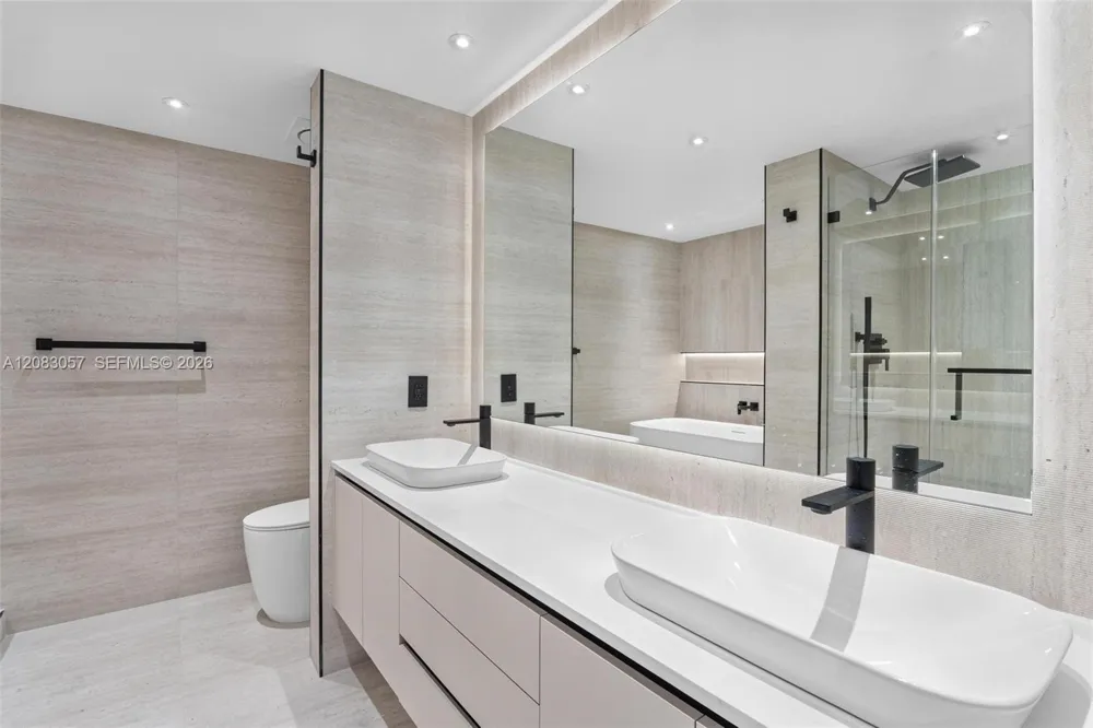 3610 Yacht Club Dr #213 Aventura, FL 33180