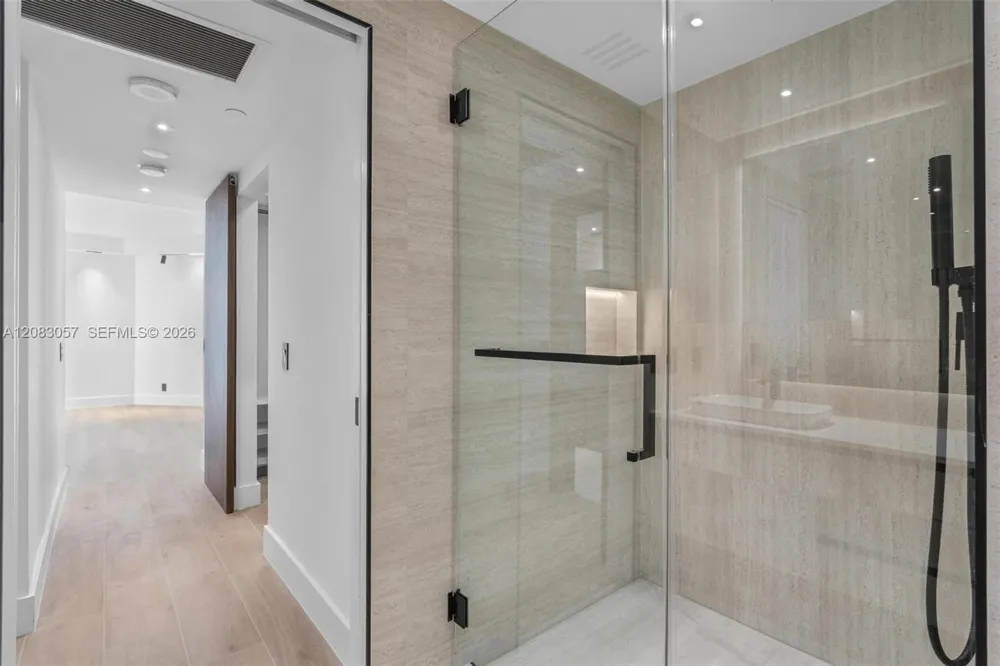 3610 Yacht Club Dr #213 Aventura, FL 33180