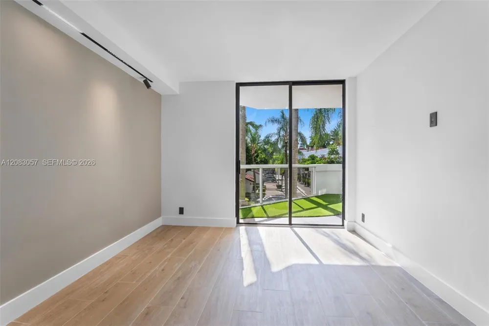 3610 Yacht Club Dr #213 Aventura, FL 33180