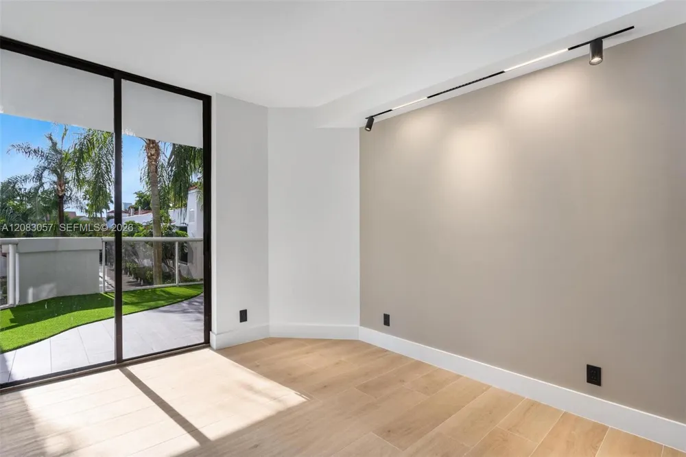 3610 Yacht Club Dr #213 Aventura, FL 33180