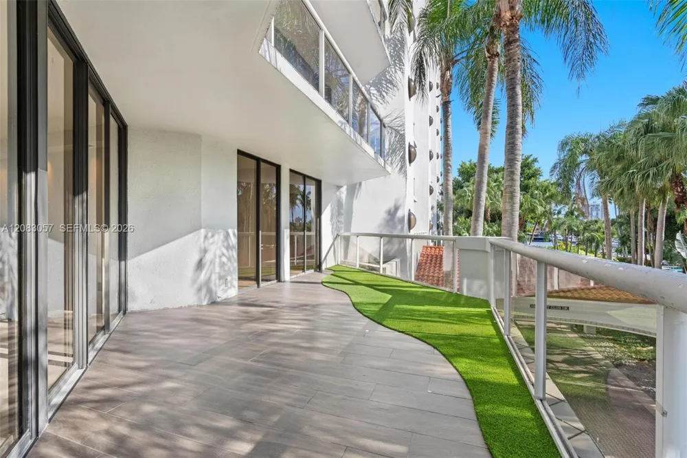 3610 Yacht Club Dr #213 Aventura, FL 33180