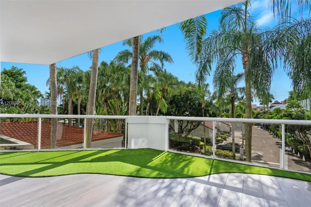 3610 Yacht Club Dr #213 Aventura, FL 33180