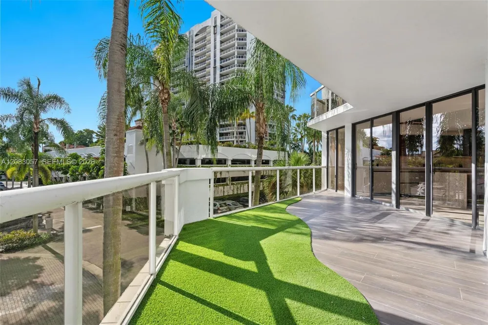 3610 Yacht Club Dr #213 Aventura, FL 33180