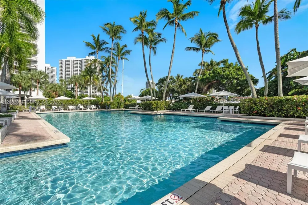 3610 Yacht Club Dr #213 Aventura, FL 33180