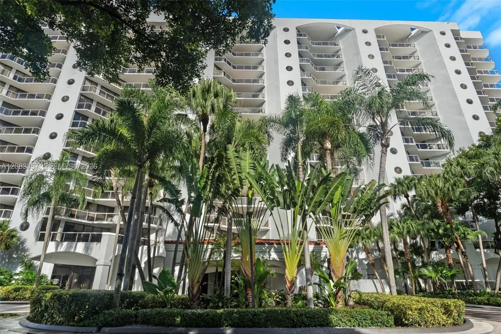 3610 Yacht Club Dr #213 Aventura, FL 33180