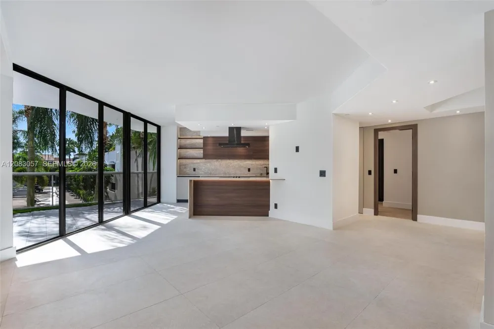 3610 Yacht Club Dr #213 Aventura, FL 33180