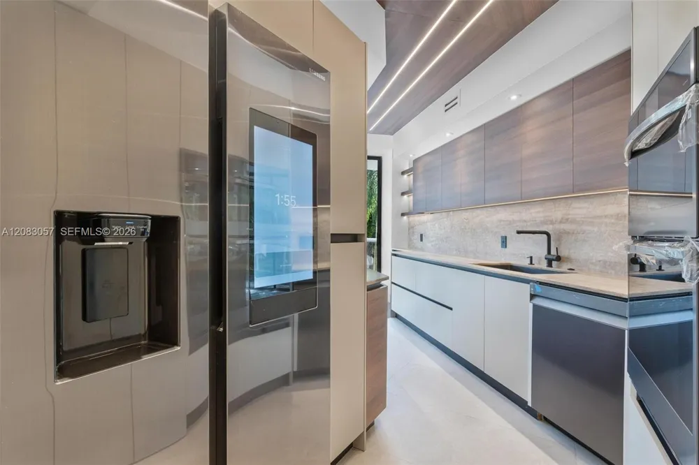 3610 Yacht Club Dr #213 Aventura, FL 33180